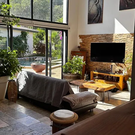 Les Loges Florales - A Proximite De La Riviere Reals Ferienhaus *
